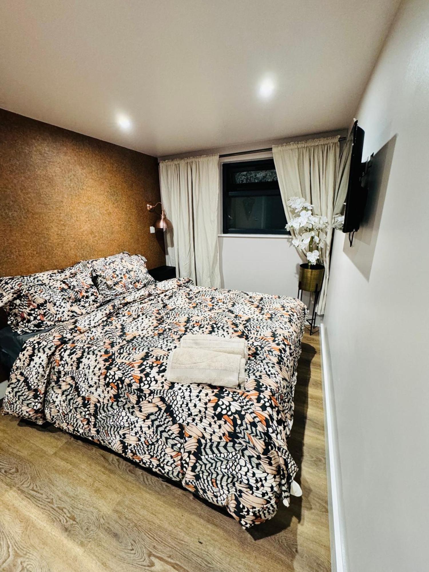 The Hideout - Private Luxury Near The Sea With Garden Area, Sea Views And Parking