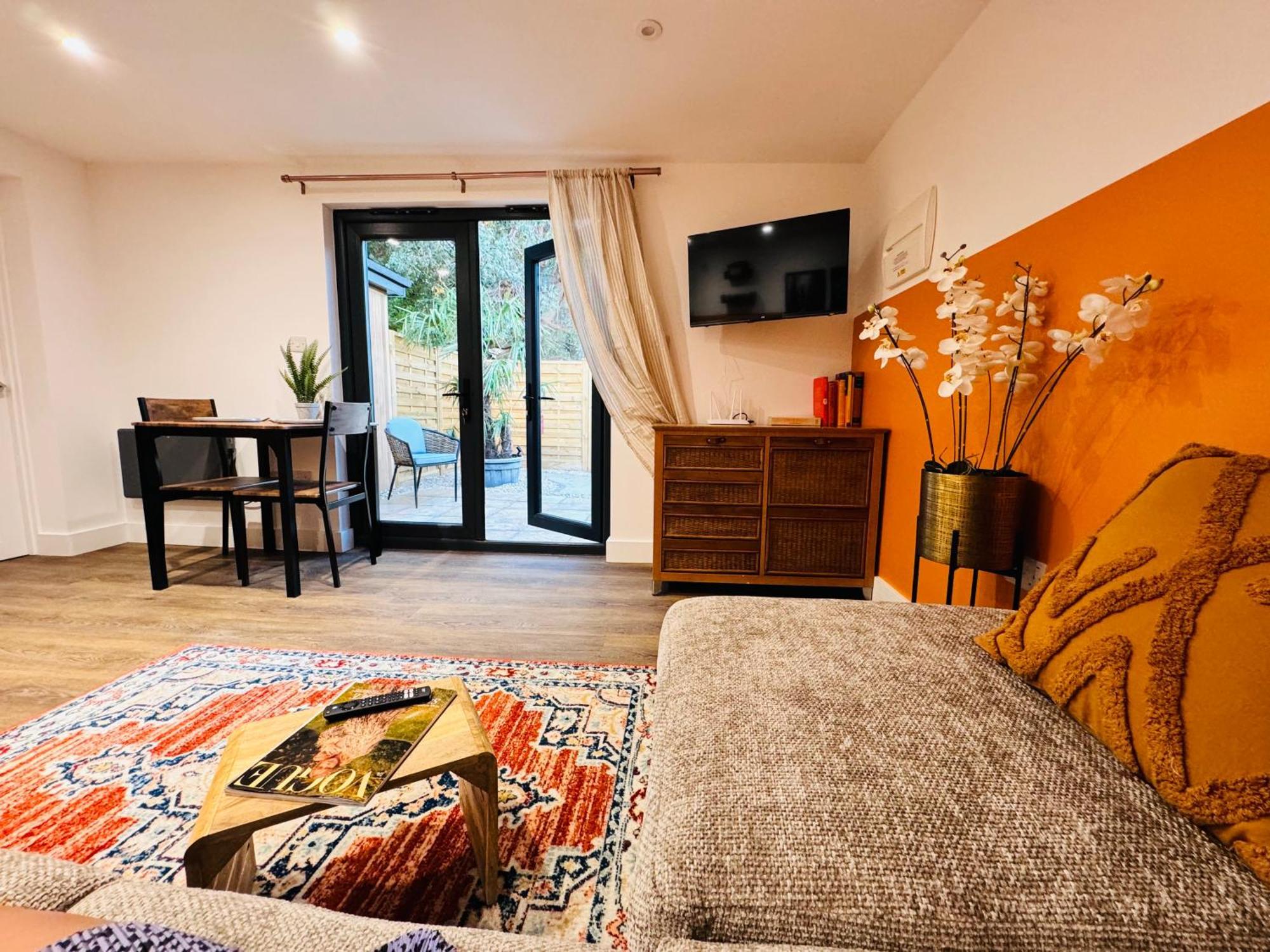 The Hideout - Private Luxury Near The Sea With Garden Area, Sea Views And Parking Holiday home