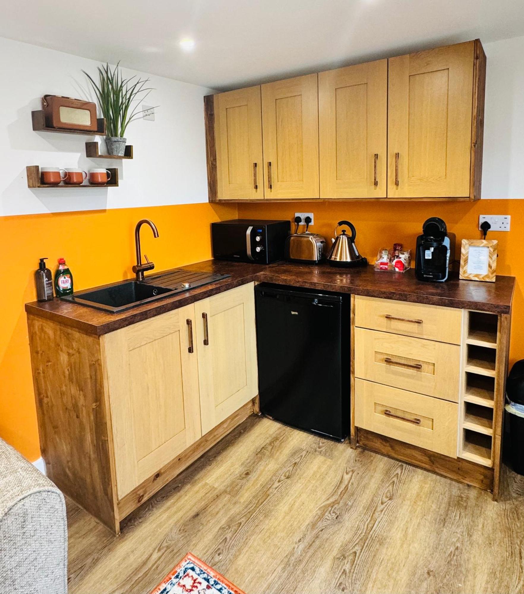 The Hideout - Private Luxury Near The Sea With Garden Area, Sea Views And Parking * Hythe (Kent)