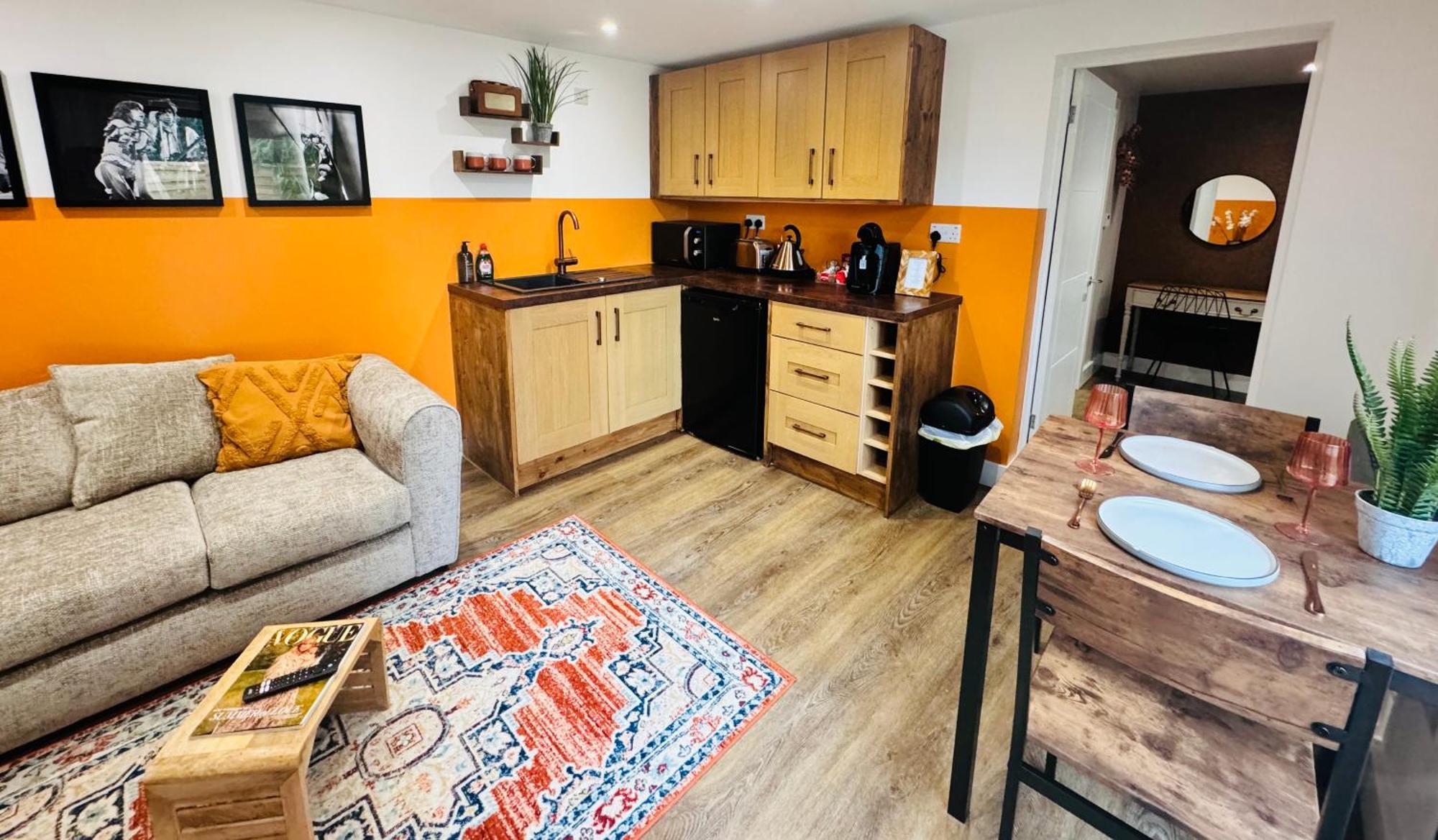 Holiday home The Hideout - Private Luxury Near The Sea With Garden Area, Sea Views And Parking